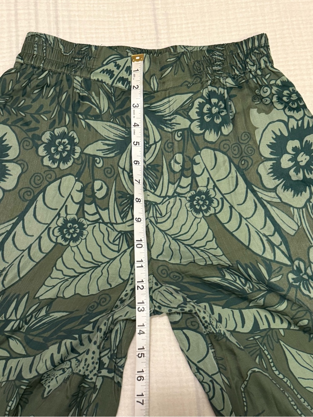 Farm Rio x Anthropologie Satin Green Floral Jungle Print Pants Size Small - Picture 7 of 10